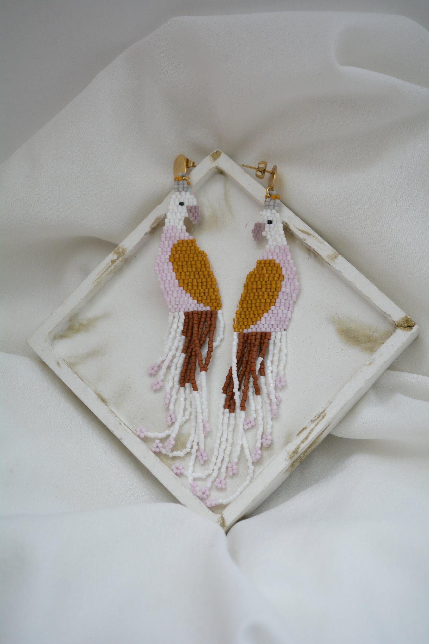 Aretes Ave